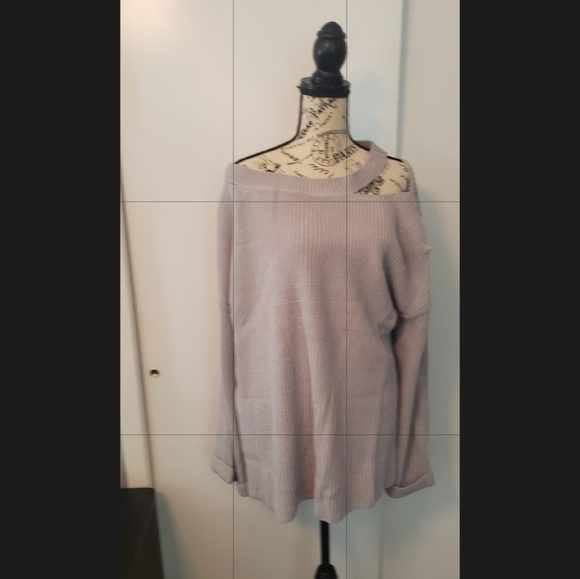 Gray Sweatee with Bell sleeves - Picture 6 of 7